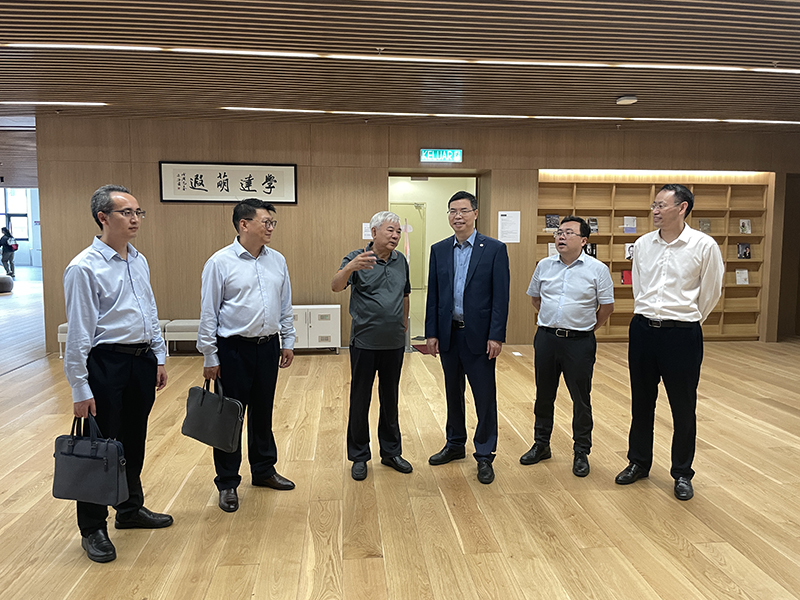 圖片5.與廈門大學(xué)馬來西亞分校會談.jpg